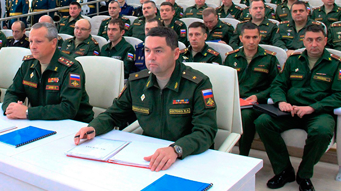 Офицеры военно-политических органов ВС РФ встретились с ведущими политологами 