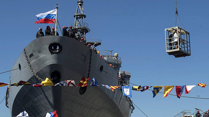 ВМФ России передано судно связи «Иван Хурс» 