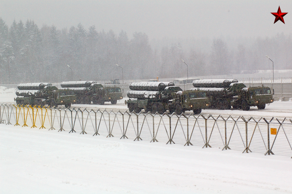 Алабино московская область полигон. Военные полигоны Московской области. Алабино Московская область полигон подготовка к параду МПИ. Военные машины зимой Алабино.