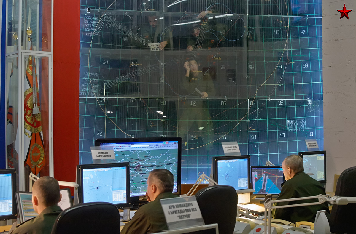 центр управления воздушно-космических сил. центр управления космическими силами. с. центр управления космическими силами. штурман наведения авиации.