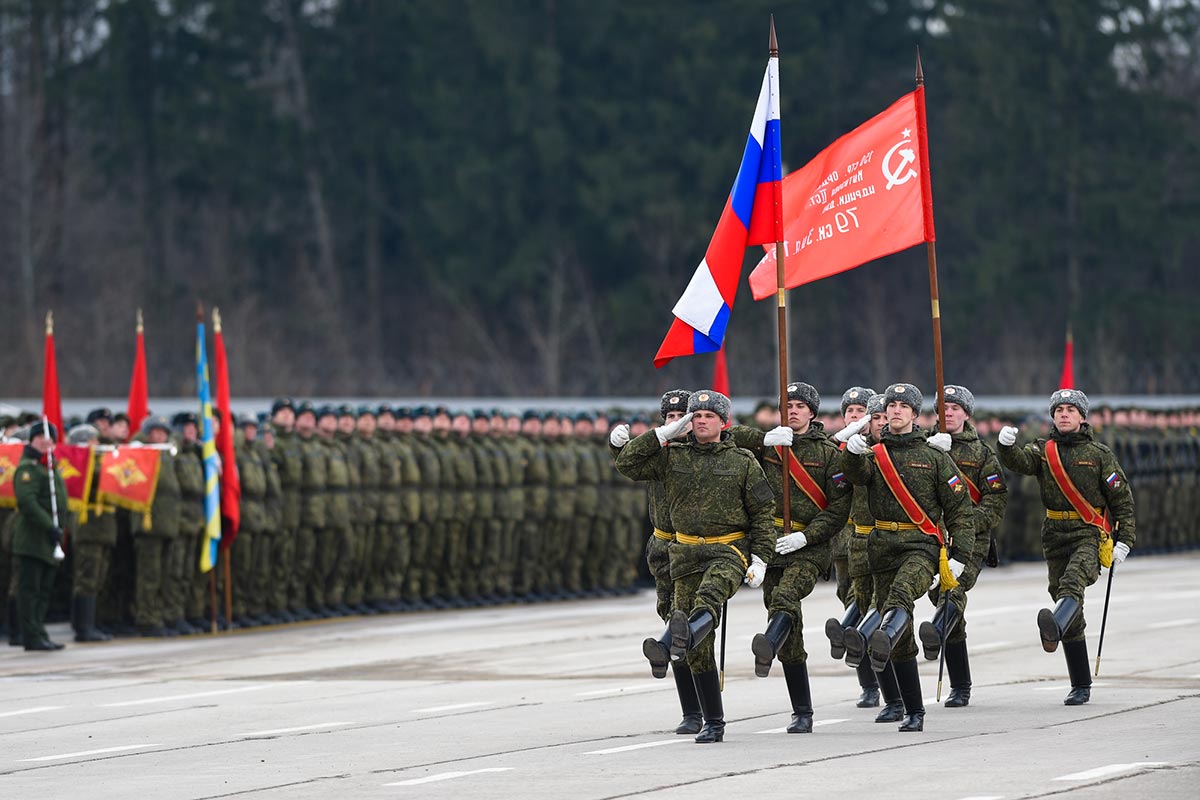 Tvzvezda. Алабино Московская область. Т72б3м репетиция парада в Алабино. Марш десяти тысяч. Москва где готовят к параду военных.