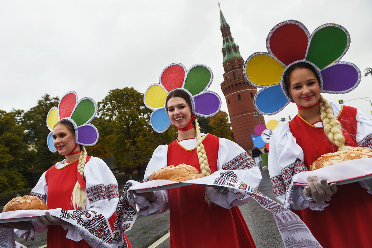 Фестиваль молодежи в москве