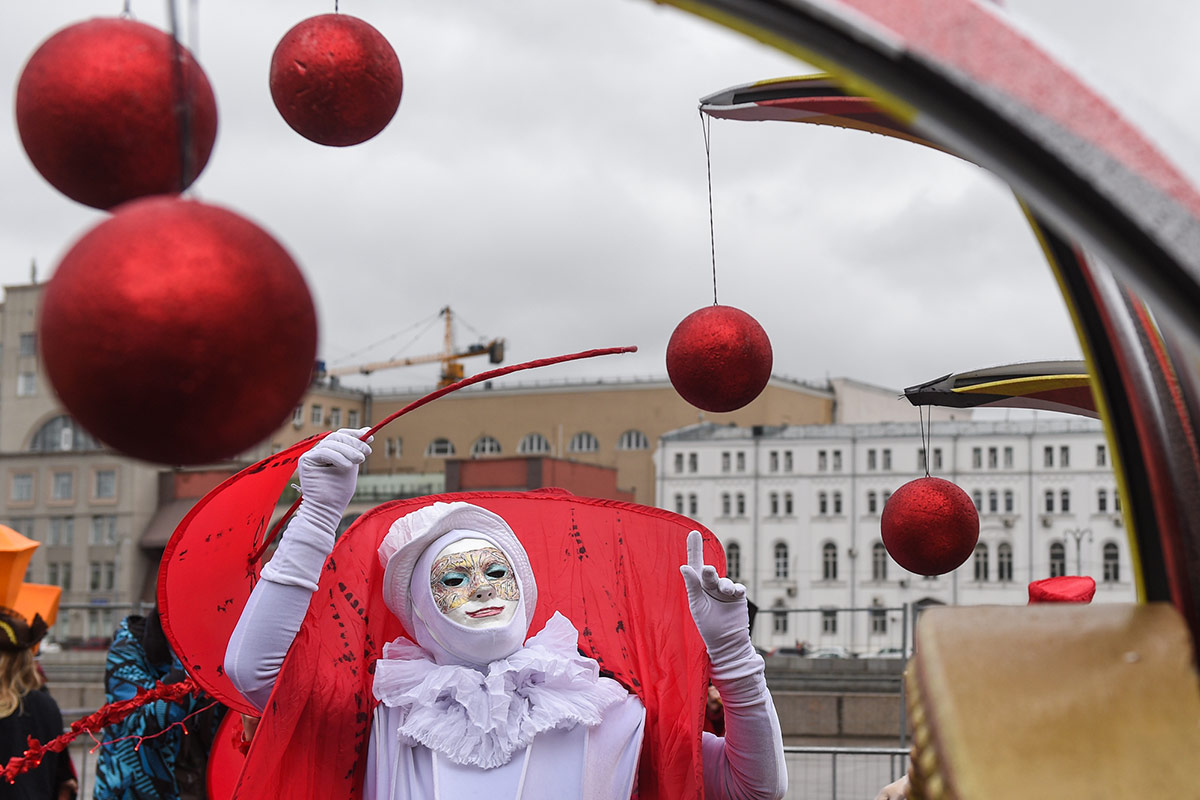 Carnival москва. Карнавальное шествие.