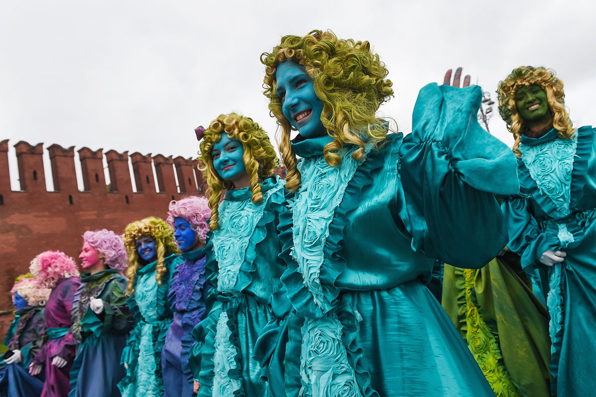 Carnival москва. Парад карнавал. Карнавальное шествие. Молодая карнавал. Карнавальное шествие подводные жители.