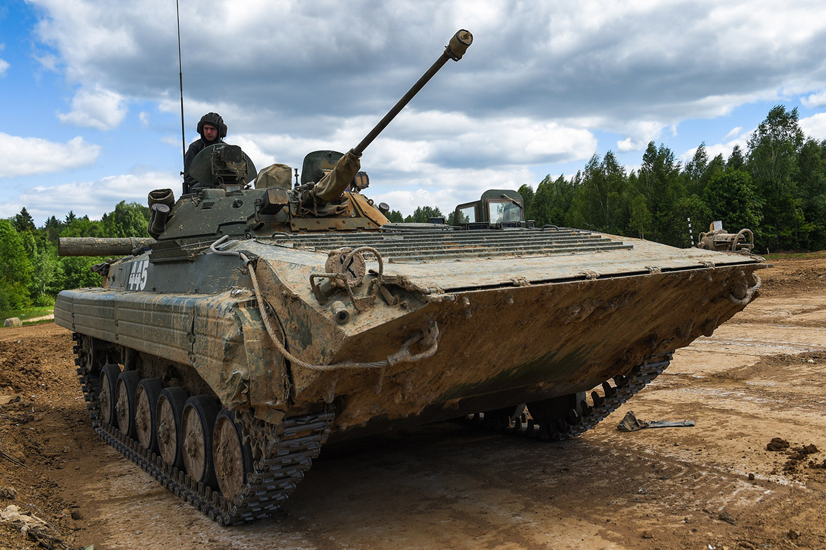 «Поле боя держится на танках»: обкатка новейших модификаций  Т-80, Т-72Б3 и БМП-2  
