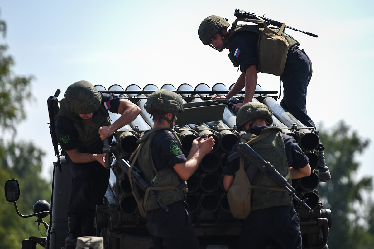 Стали военными. Армейские игры в ПАИИ «мастер-оружейник» 2019. Комбат мастер оружейник. Мастер оружейник 2021. Алексей Трефилов военный мастер оружейник.