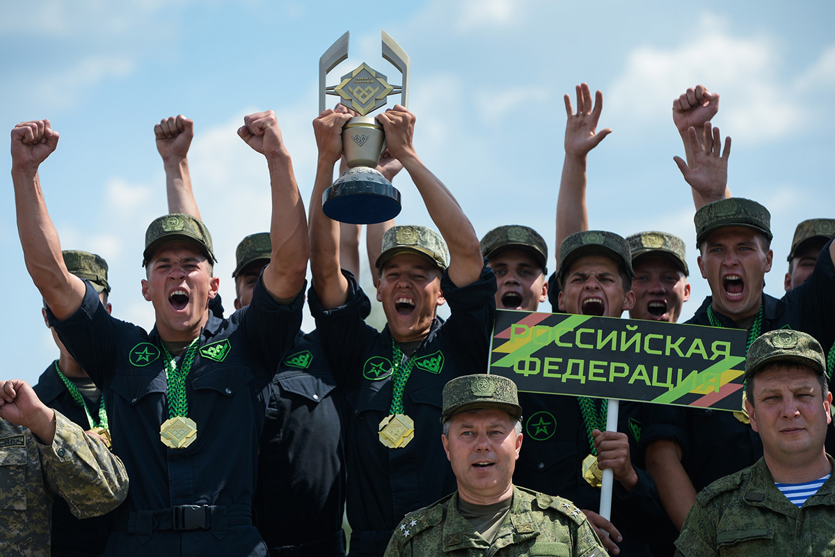 Стали военными