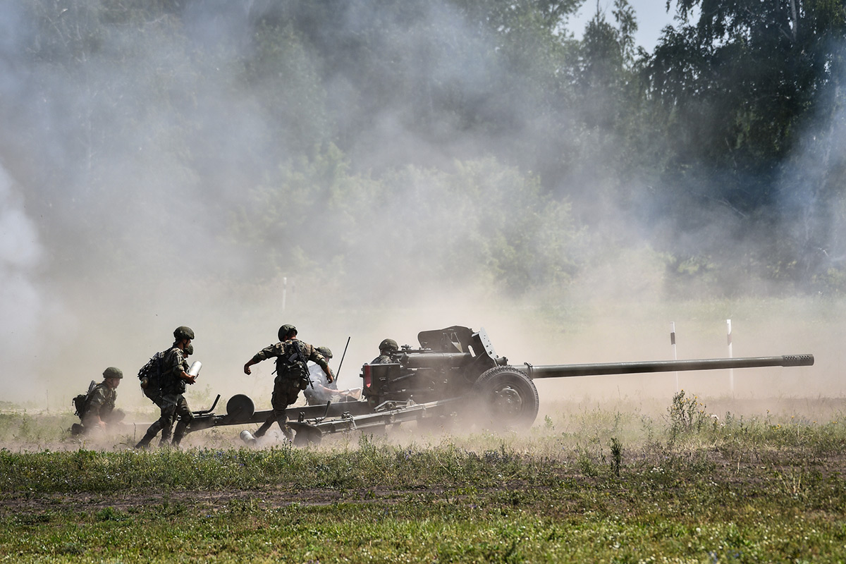 Стали военными