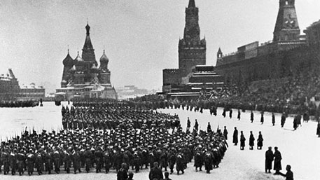 Бешенство Гитлера: как парадом 1941 года Сталин издевался над фашистами