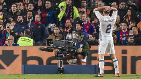 Футболист «Реала» извинился перед фанатами «Барселоны» за оскорбительный жест 