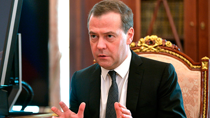 Медведев призвал российских спортсменов, отстраненных от ОИ, обращаться в суд
