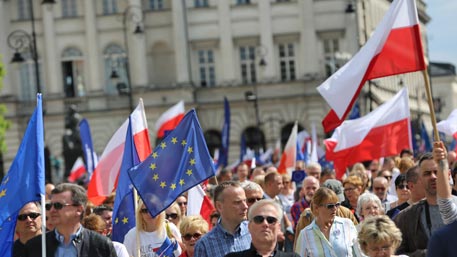 Евросоюз угрожает Польше введением санкций – СМИ 