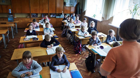 В Киеве отменили школьные линейки