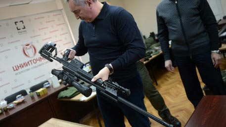 Вот этот агрегат: Рогозин рассекретил новую снайперскую винтовку 