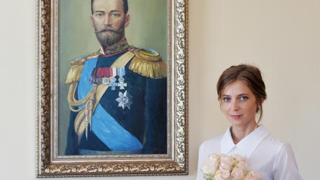 В Крыму замироточил бюст Николая II - Поклонская