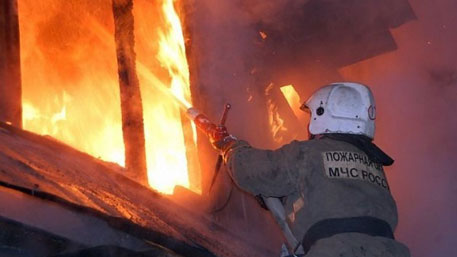 Пожилая женщина погибла при пожаре во время молитвы в Новосибирске