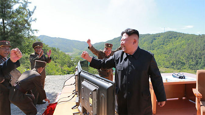 Ким Чен Ын назвал пуск ракеты КНДР «прелюдией к Гуаму»