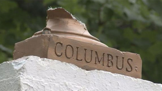 В Нью-Йорке обезглавили памятник Колумбу