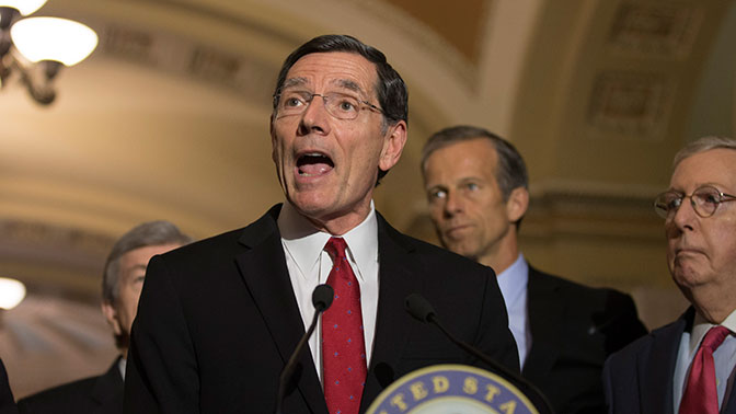 сенатор цеков. армен мартиросян. андрей шевченко сенатор рф. актеры попавшие под санкции евросоюза. два сенатора.