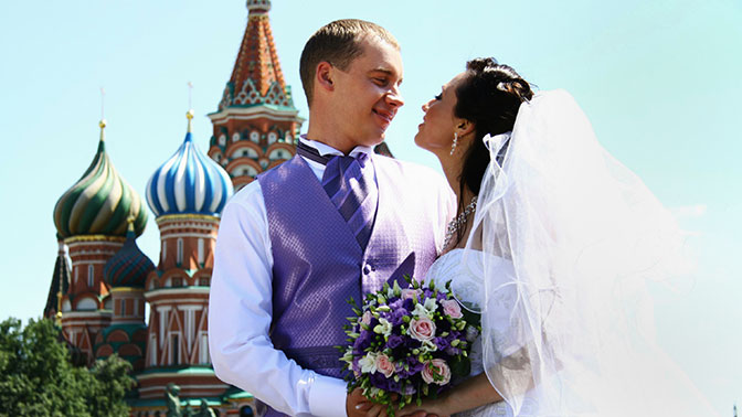 В России выросло число зарегистрированных браков