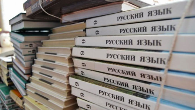 Верхние книги. Бишкекская периодика фото и описание. Уральск книги даром.