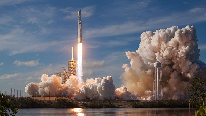 Ракета-носитель Falcon 9 стартовала с космодрома во Флориде