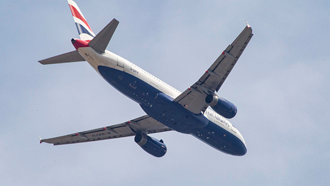 Летевший в Москву самолет British Airways вернулся в Лондон