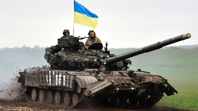 ВСУ из танков обстреляли позиции ополченцев ДНР в районе поселка Ленинское