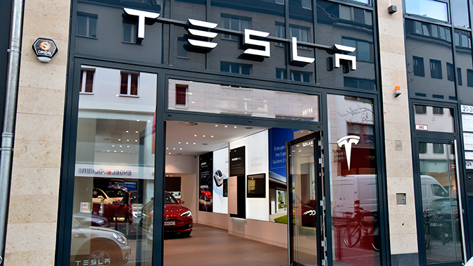 Tesla предрекли скорое банкротство